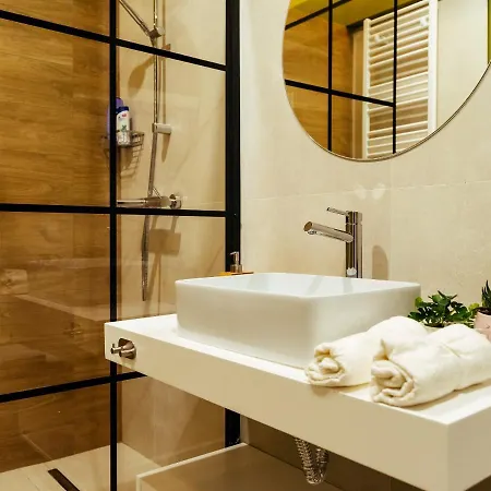 Union Pearl - Center-sky Bar At 12th Floor * Βουκουρέστι