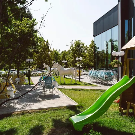 Union Pearl - Center-sky Bar At 12th Floor * Bükreş